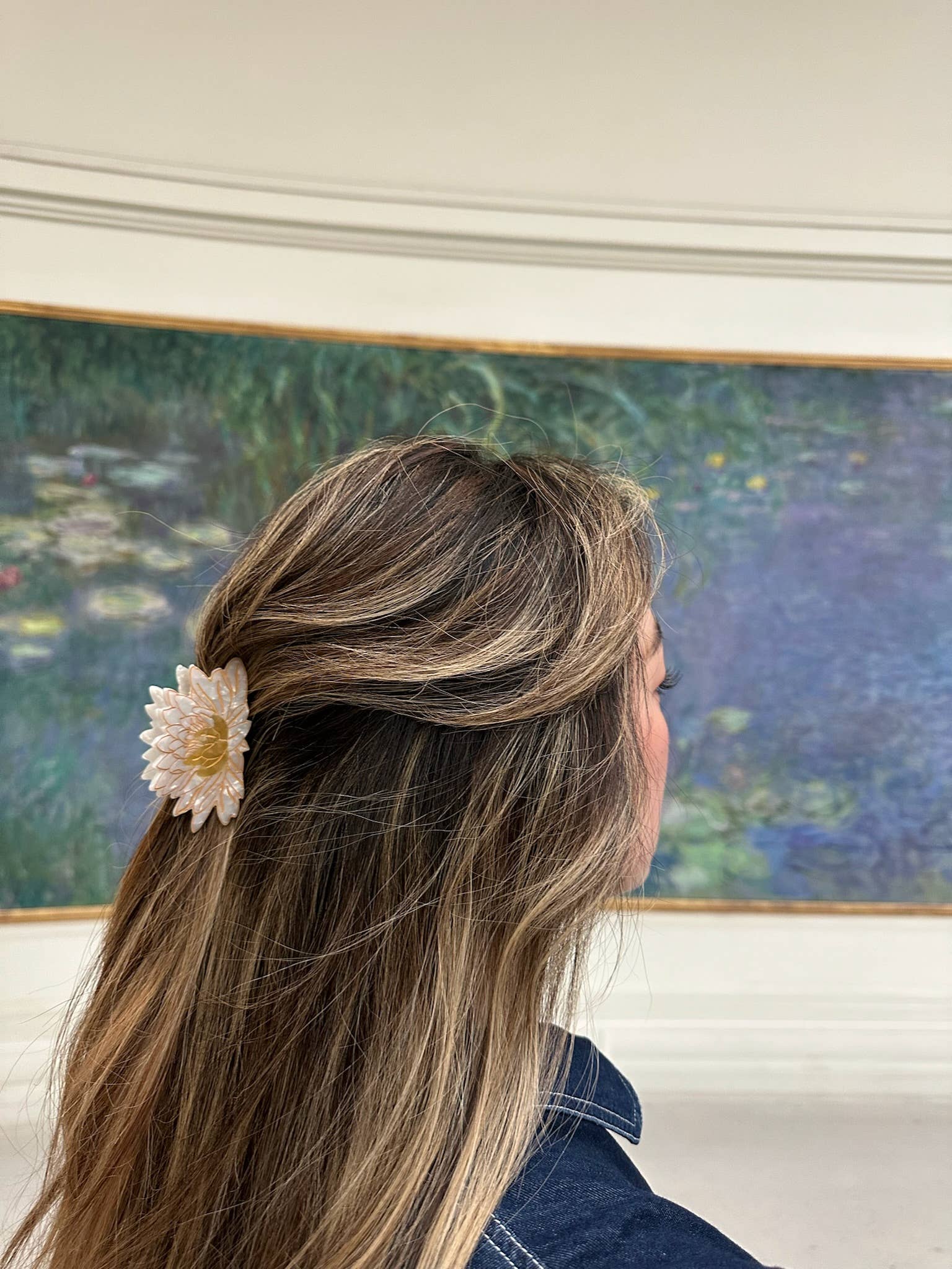 Hand-painted Waterlily Flower Claw Hair Clip | White