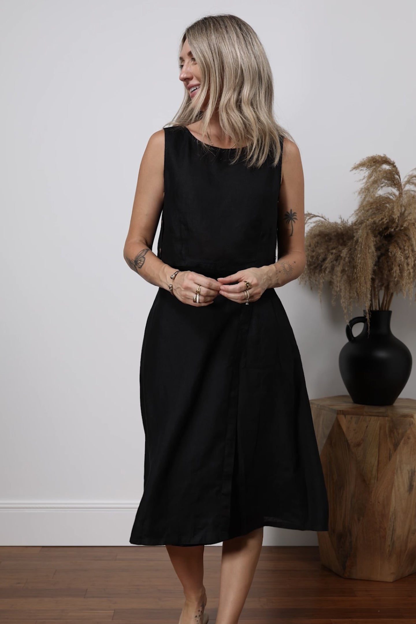Overlap Midi Skirt in Black Moodshot