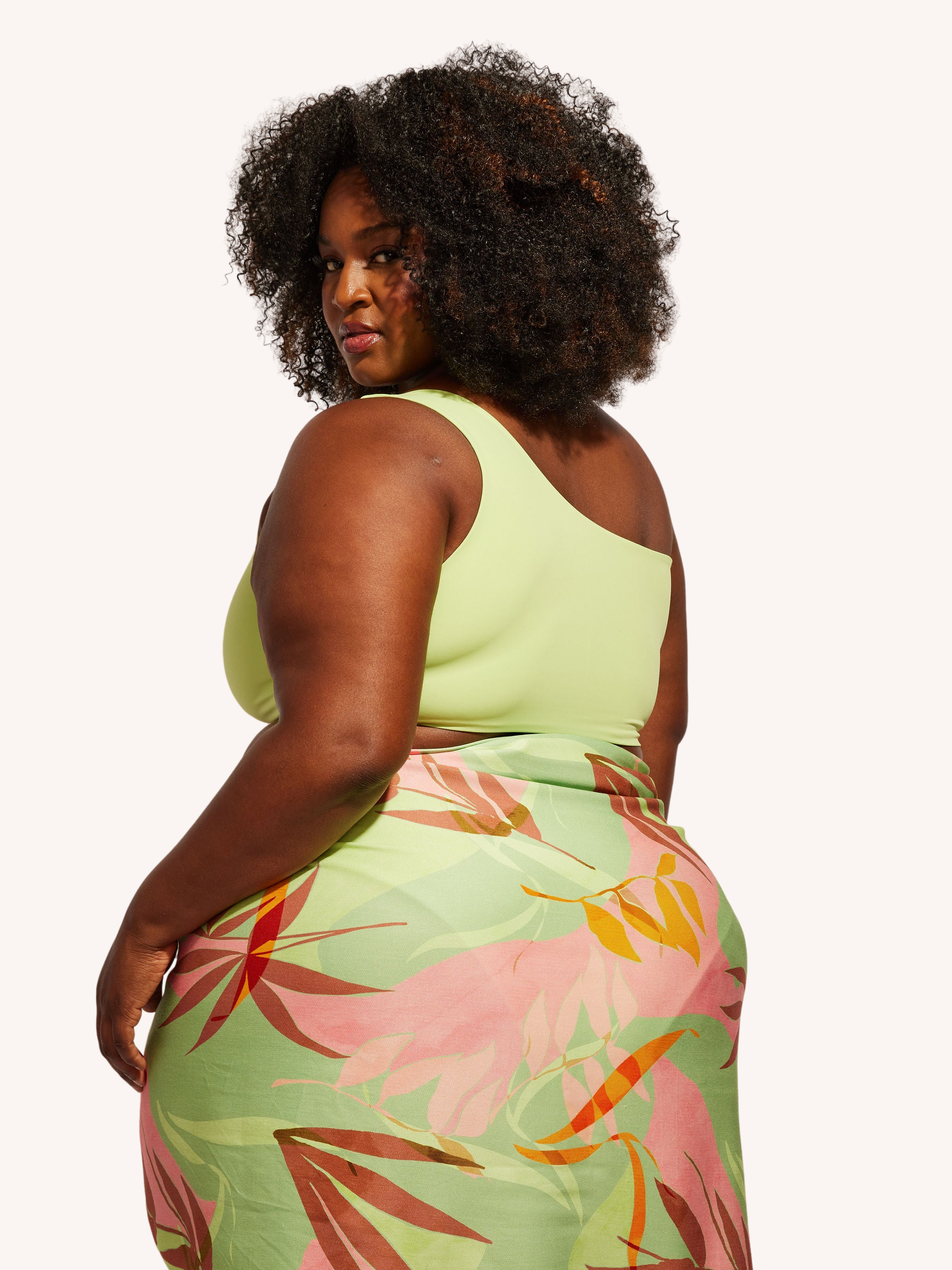 Sand Pareo | Birds of Paradise