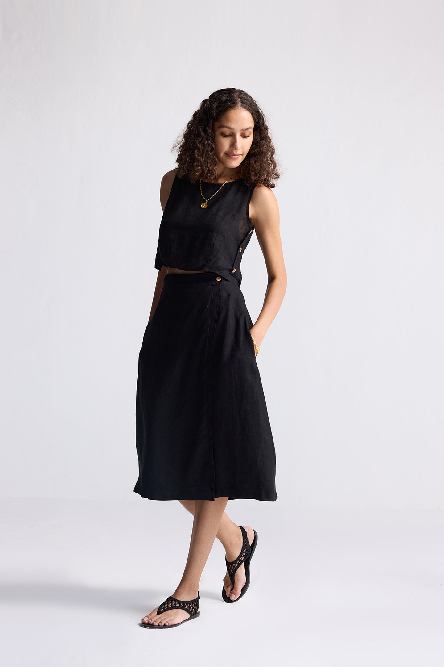 Boxy Crop Top in Black Long Shot